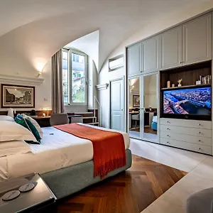 Dimora Collection - Le Corti - Boutique Luxury In A Restored 13th Century Convent, With Sauna And Gym (adults Only) Aparthotel Firenze